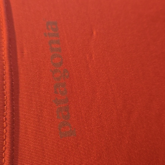 Patagonia Women's Long Sleeve Surf Shirt / Rashguard - Picture 2 of 11